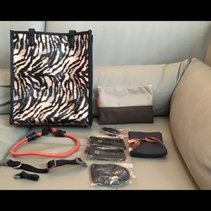 TRAVELING KIT (nine pieces)